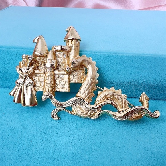 Vintage Estate Jewelry - Vintage A.J.C. Dragon & Castle Brooch Pin Gold Tone Clear Rhinestone